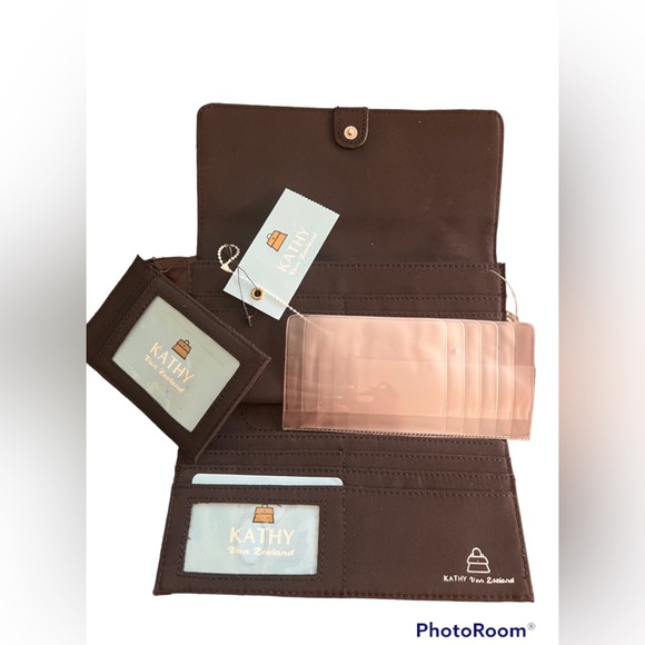 NWT Kathy Van Zeeland Silver Patent Croc Wallet - Picture 6 of 7